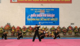 Màn đồng diễn của côn nhị khúc học viên Học viện Cảnh sát